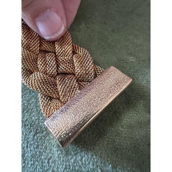 Gold Tone Braided Mesh Bracelet 7.25” Magnetic Clasp Retro Style - Picture 4 of 9